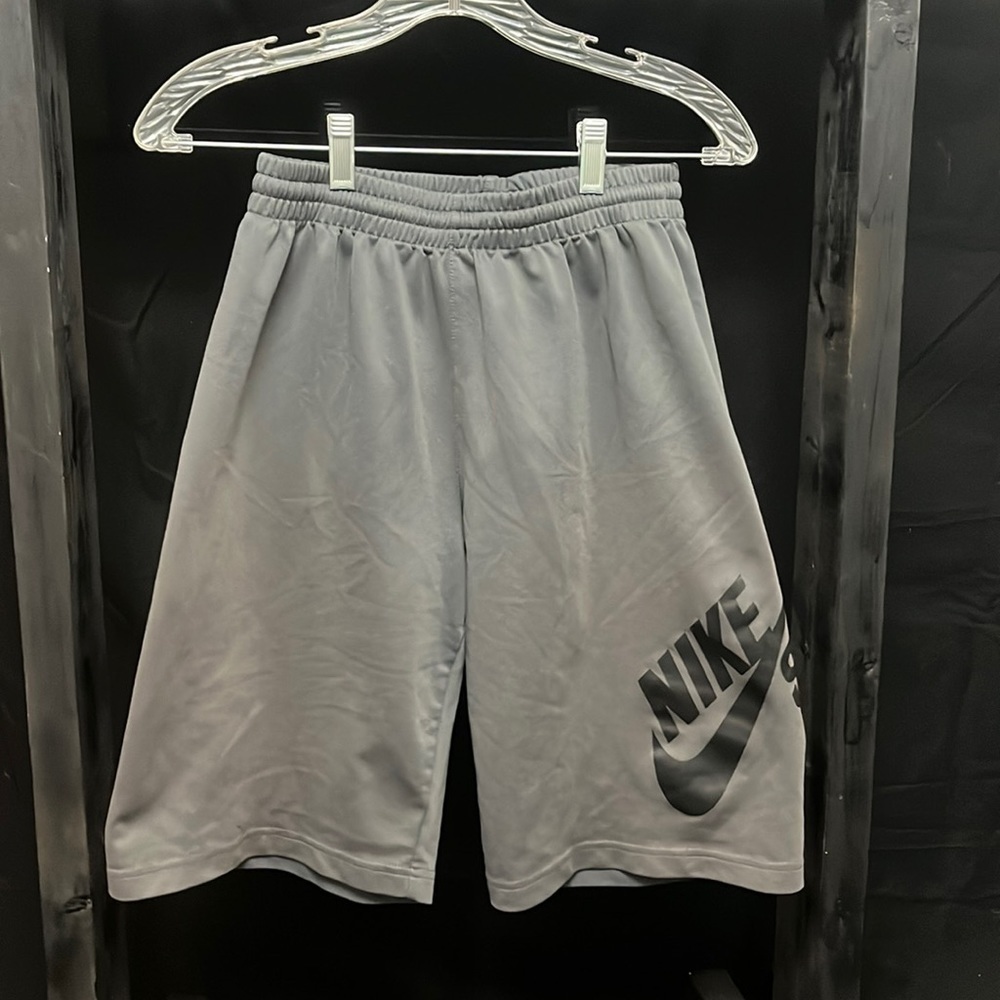 NIKE- medium gray polyester athletic shorts